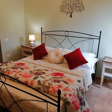 La Maisonette Del Borgo Ronciglione  Extérieur photo